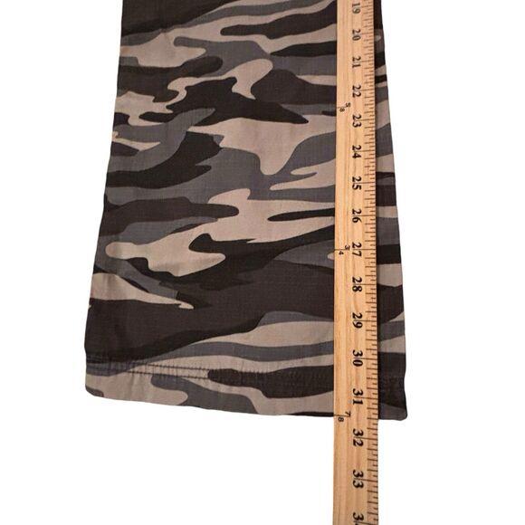 NEW Cabela's Women's Bayou Pants Timberwolf Urban Camo Cotton Ripstop Size 8/32 - Picture 8 of 13
